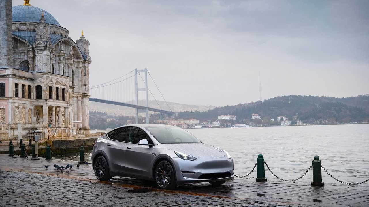 Tesla, 2023 ilk çeyrekte 23,3 milyar dolar gelir elde etti
